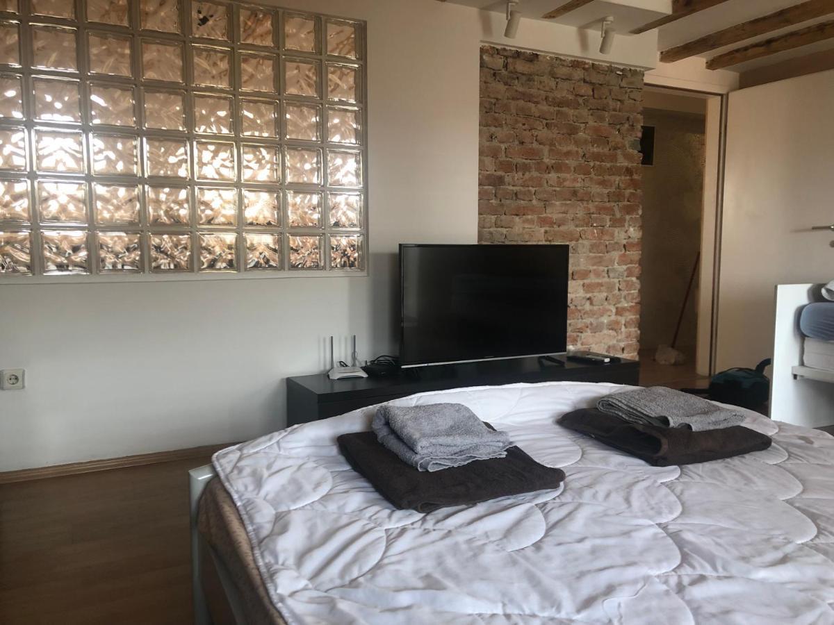 Central Apartment プリシュティナ エクステリア 写真