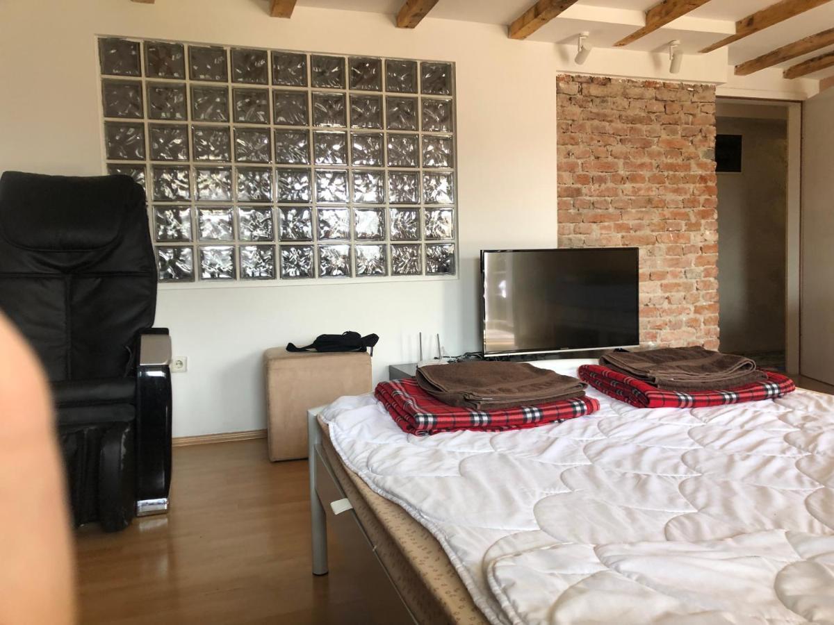 Central Apartment プリシュティナ エクステリア 写真