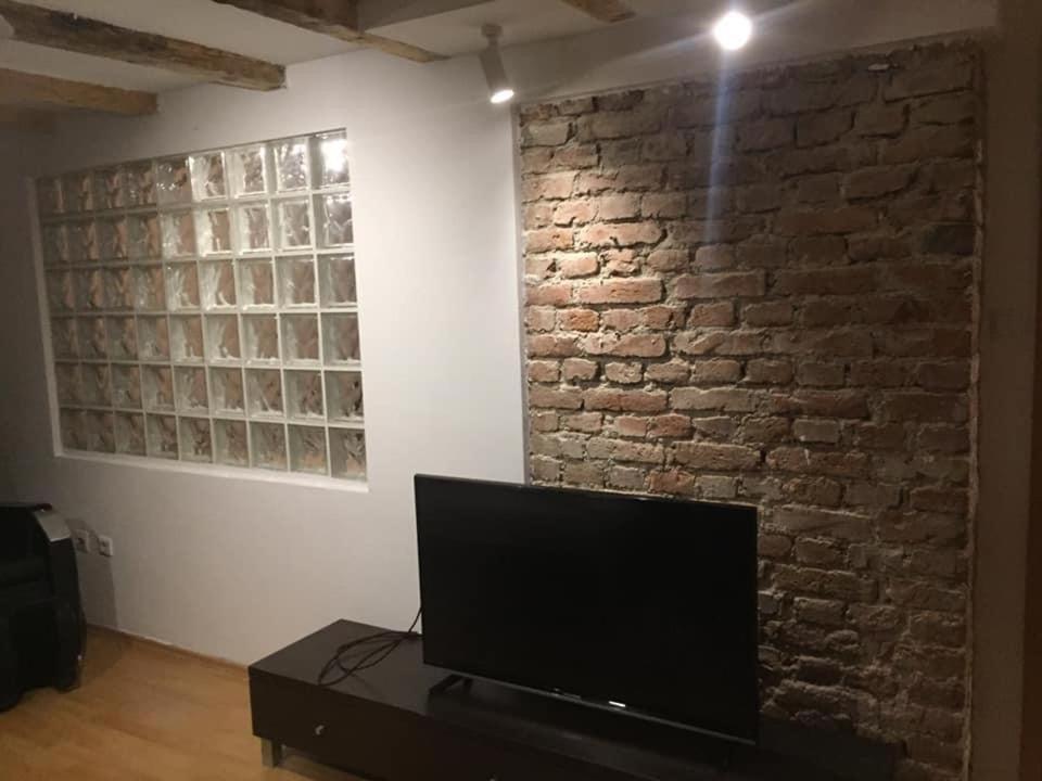 Central Apartment プリシュティナ エクステリア 写真