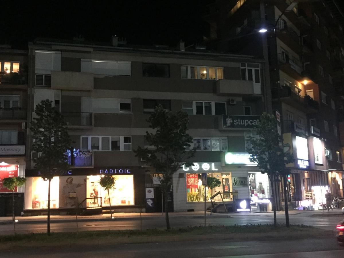 Central Apartment プリシュティナ エクステリア 写真